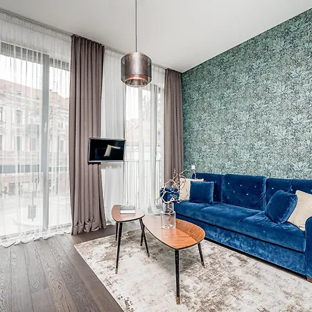 Old-town Renaissance Apart-hotel